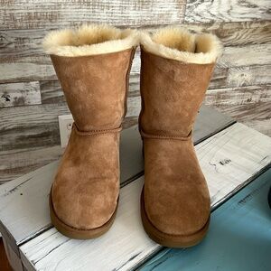 Ugg Boots, Chestnut brown, with bows